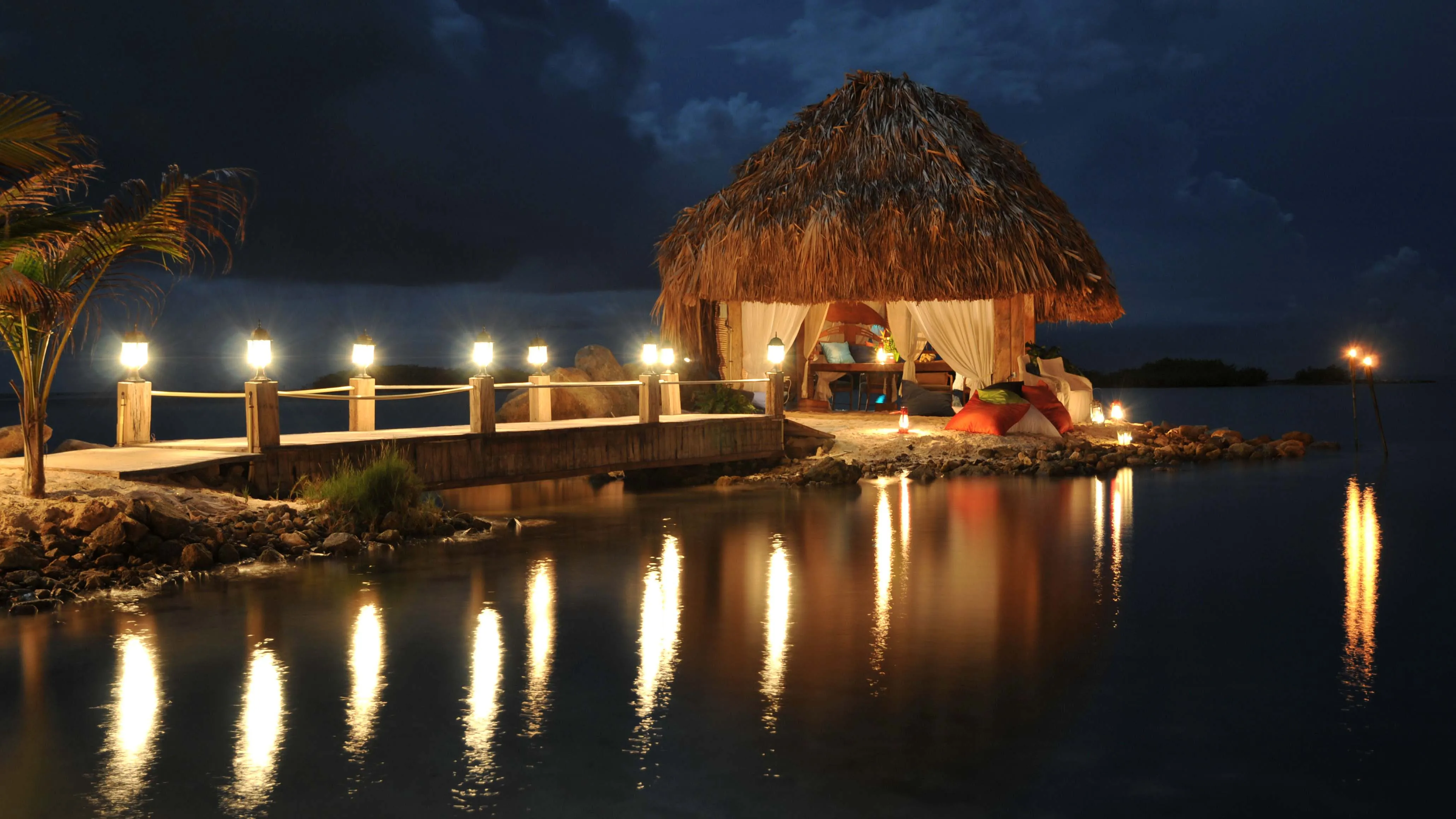 1455 tropical honeymoon spots header