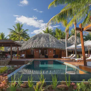 /img/1463-bora-bora-couple.webp