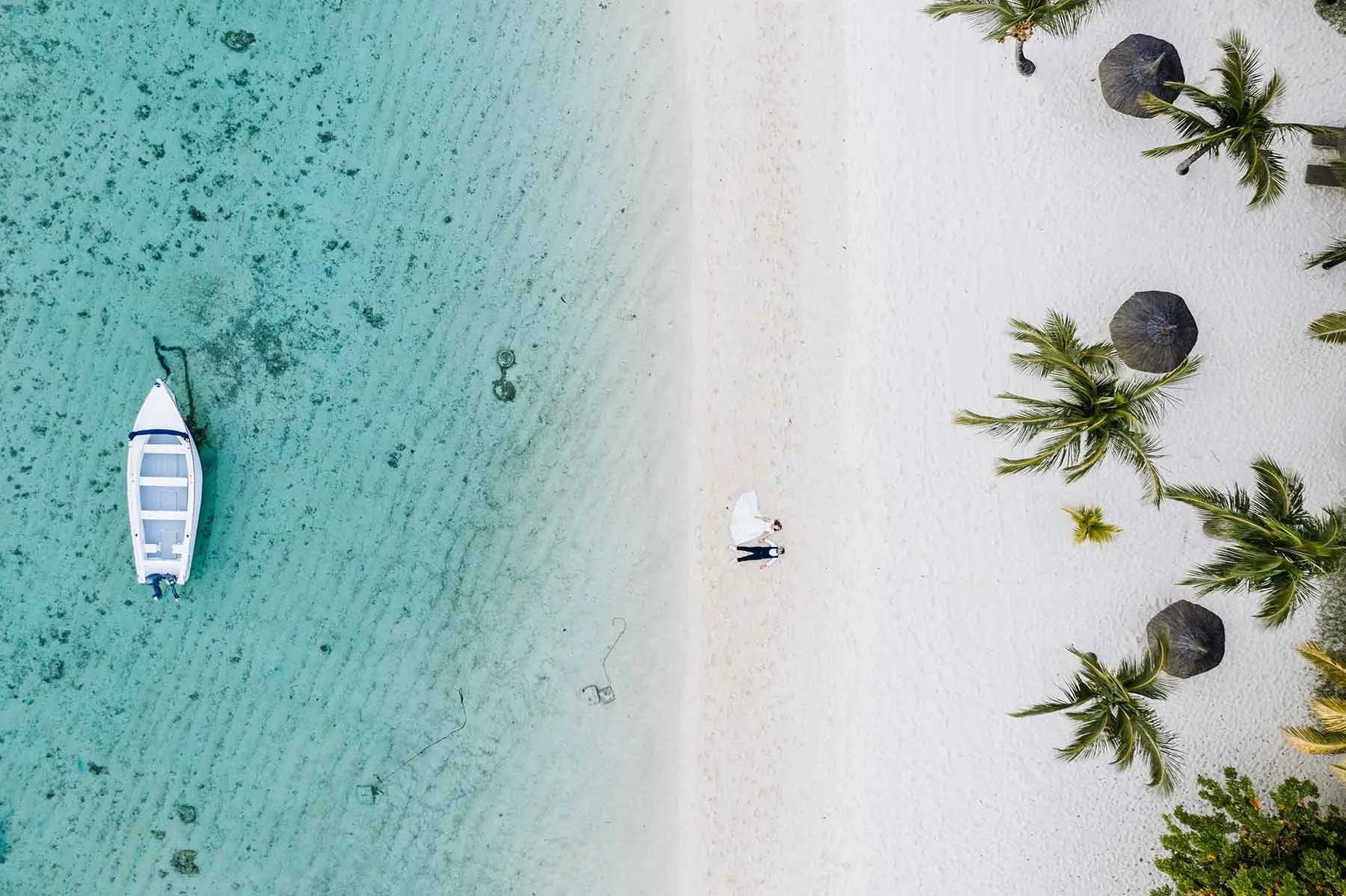 1470 paradis beachcomber resort