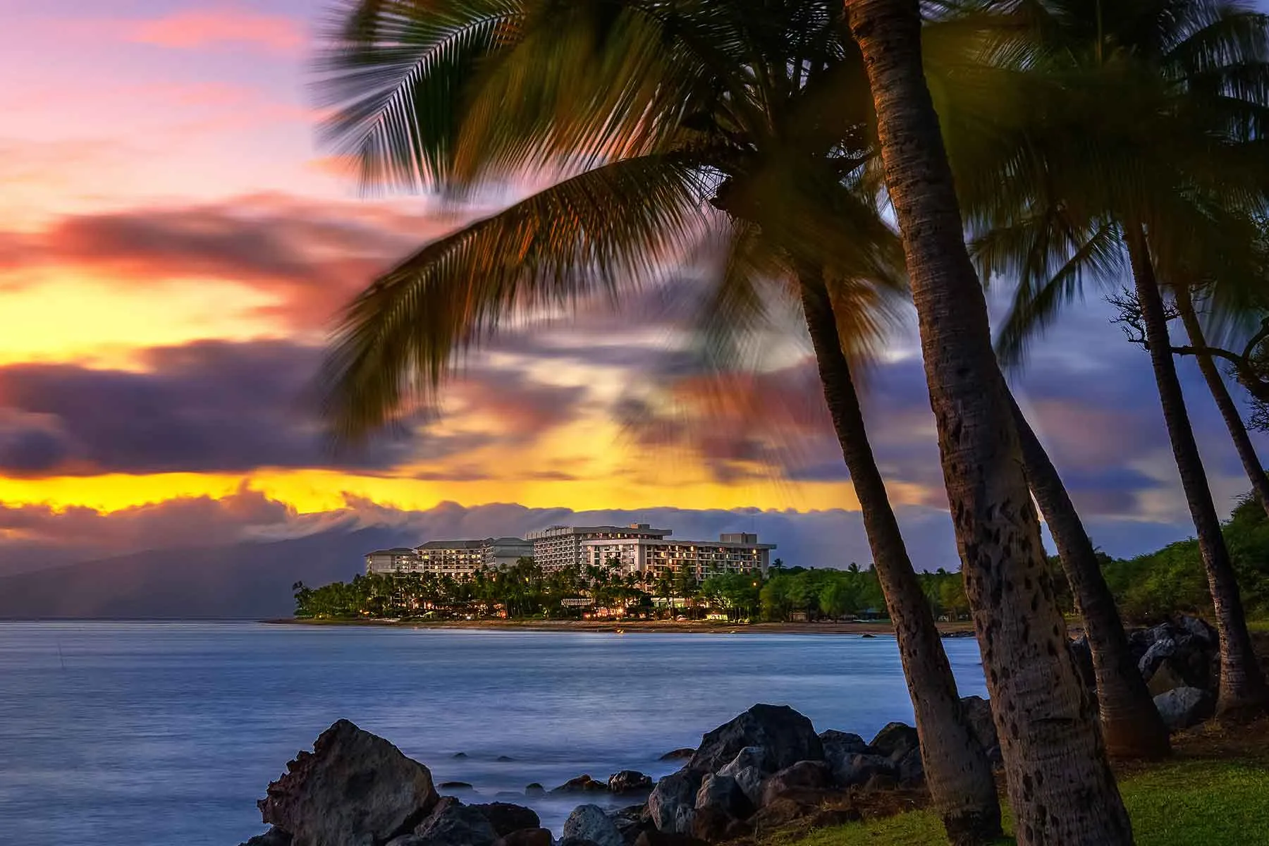 1491 couple sunset hawaii
