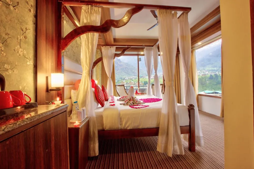 1493 honeymoon suite amenities