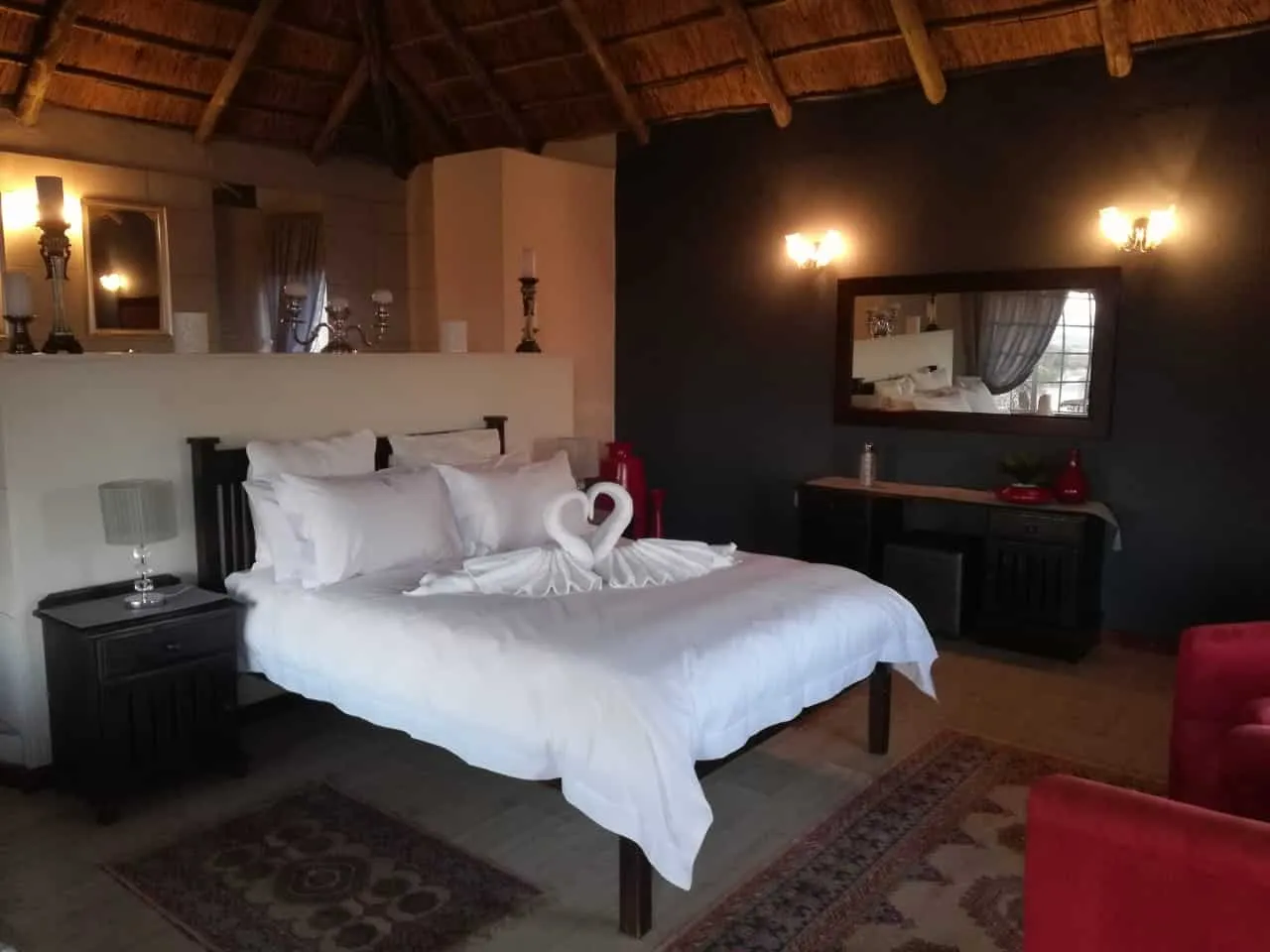 1493 honeymoon suite couple