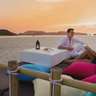 /img/1509-romantic-island-activities.webp