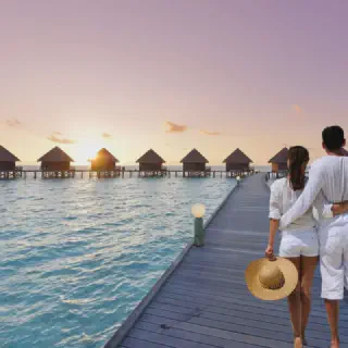 /img/1518-cruise-ship-sunset.webp