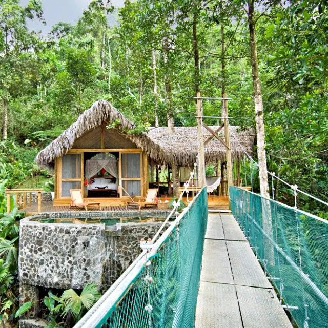 1520 manuel antonio beach