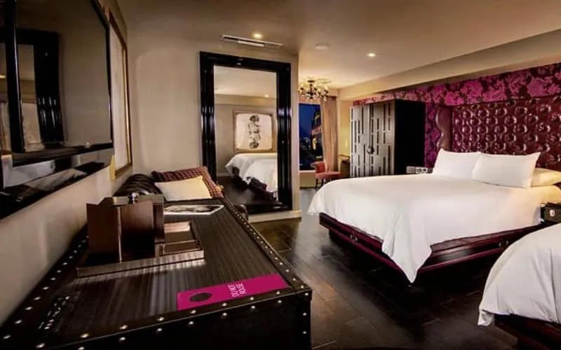 1538 honeymoon in vegas tips