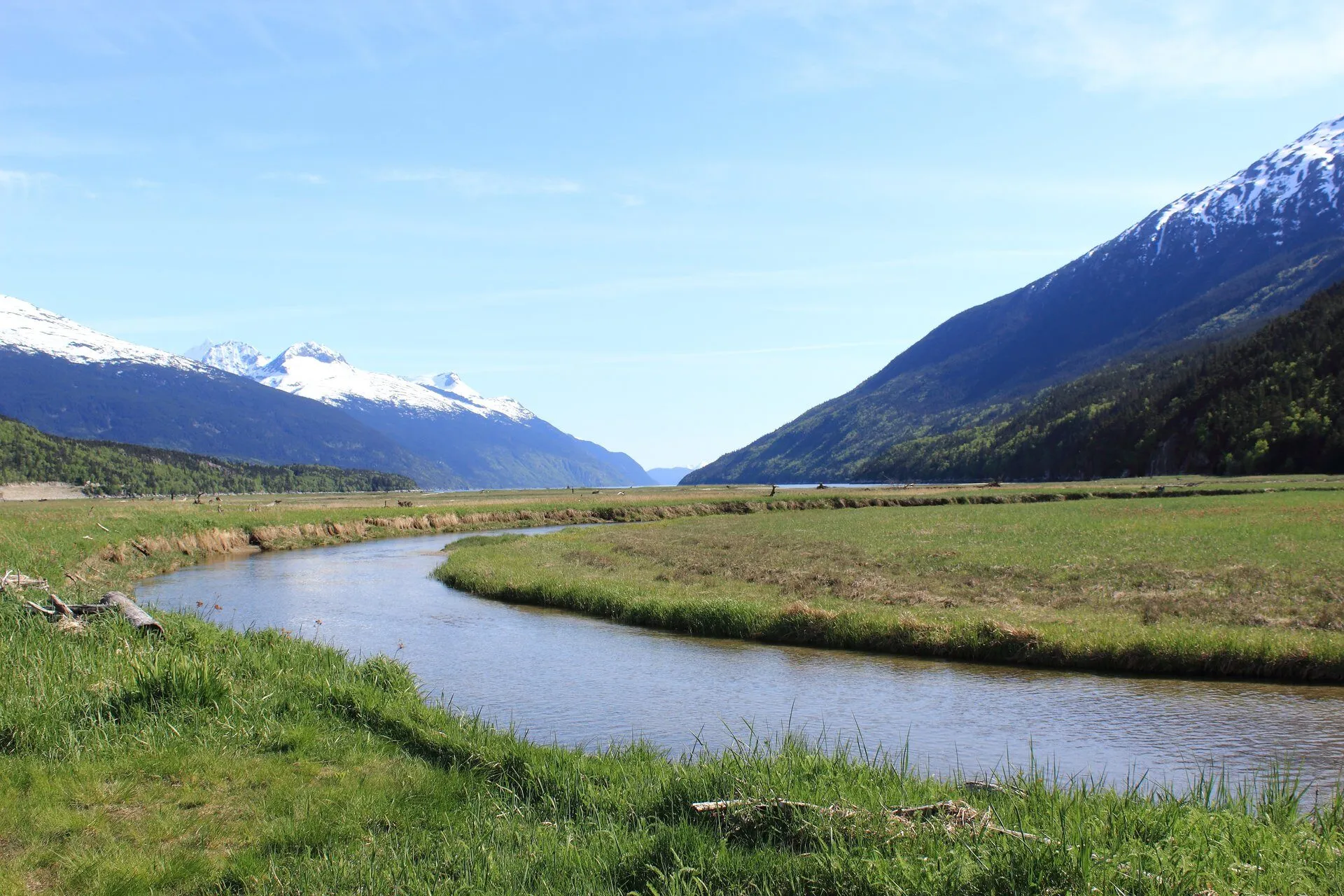 1547 alaska honeymoon cruise couple hiking