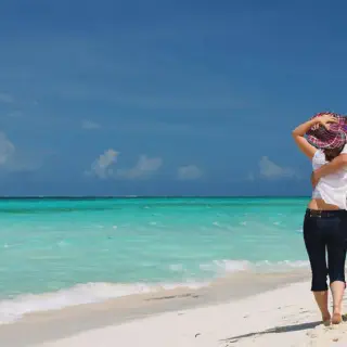/img/1583-goa-honeymoon-hotel.webp