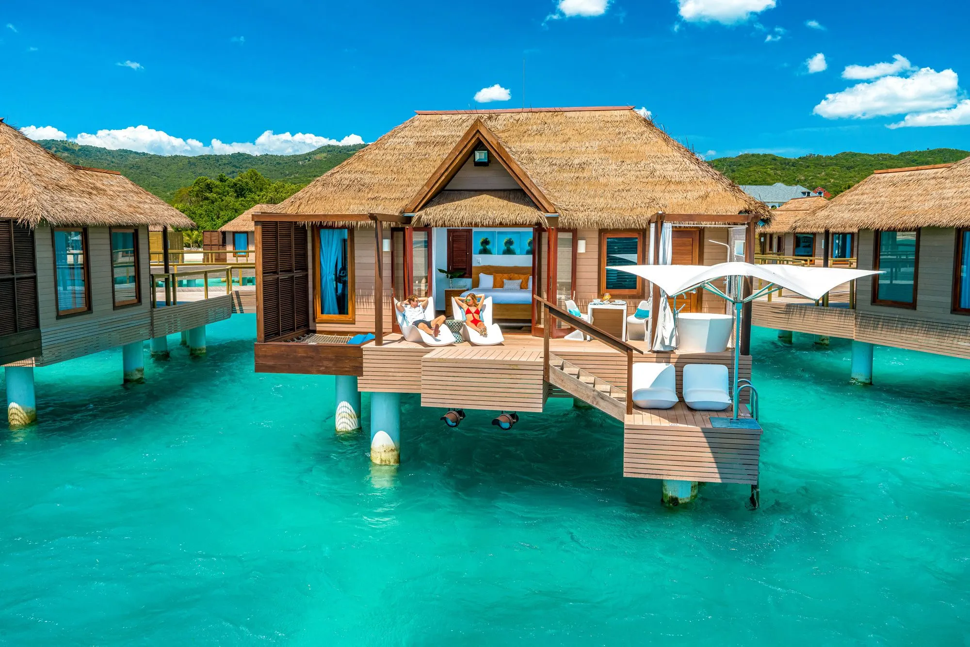 1588 dickenson bay beach