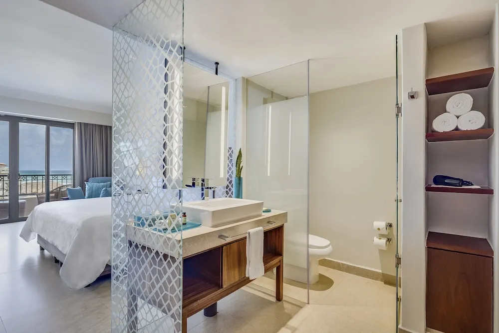 1590 secrets the vine cancun