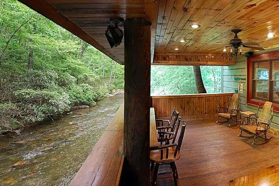 1639 helen ga honeymoon cabin fireplace