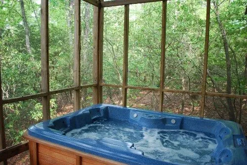 1639 helen ga honeymoon cabin hot tub