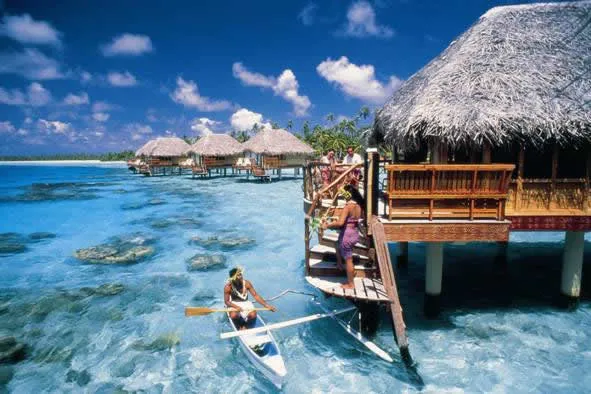 1660 tahiti honeymoon couple