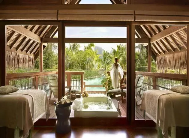 /img/1663-intercontinental-bora-bora.webp
