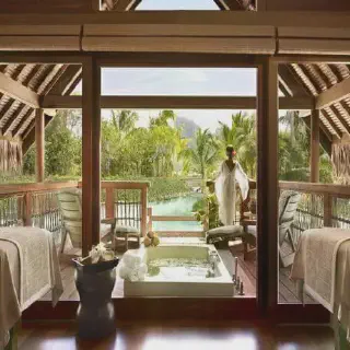 /img/1663-intercontinental-bora-bora.webp