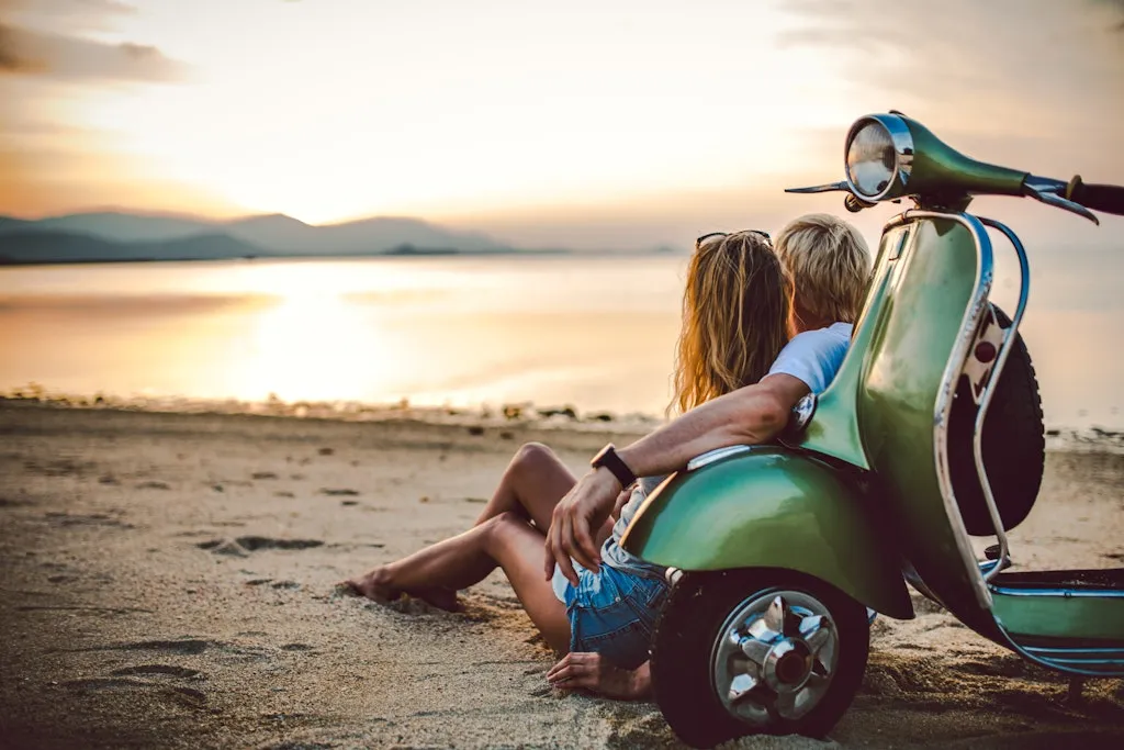 /img/1673-honeymoon-abroad-beach.webp