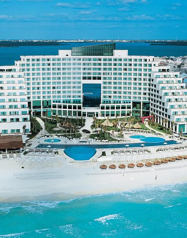 1691 mexico honeymoon resort couple