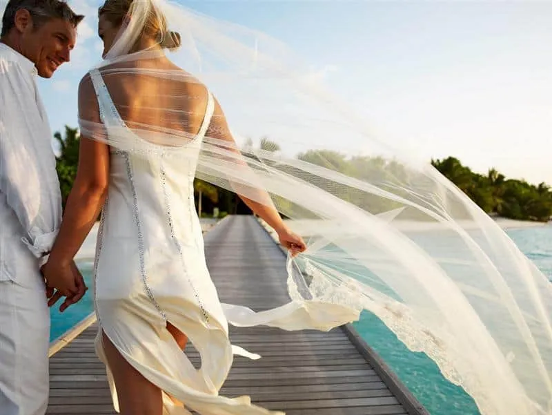 /img/1748-maldives-honeymoon-packing.webp