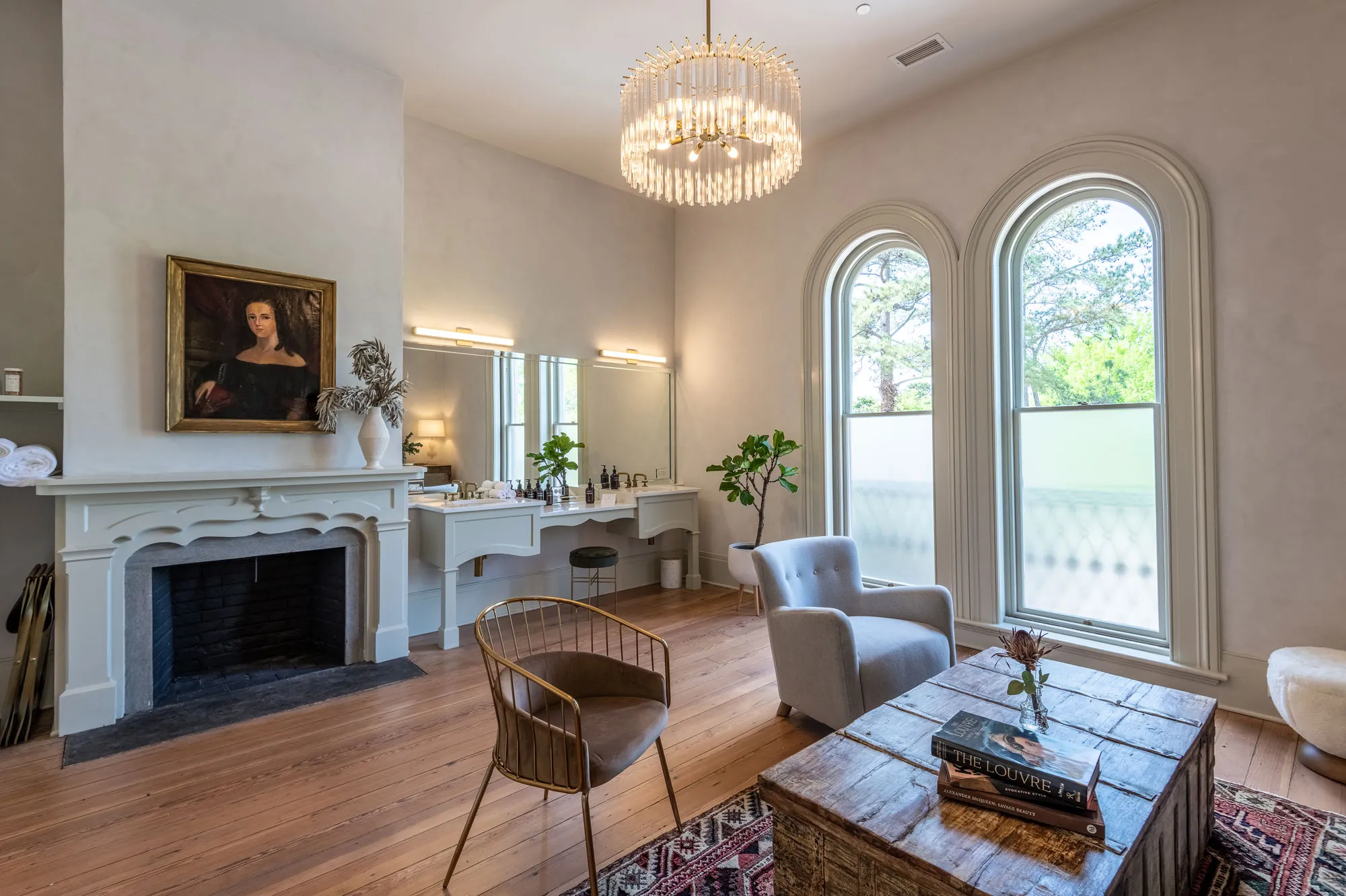1752 luxury tree house suite interior