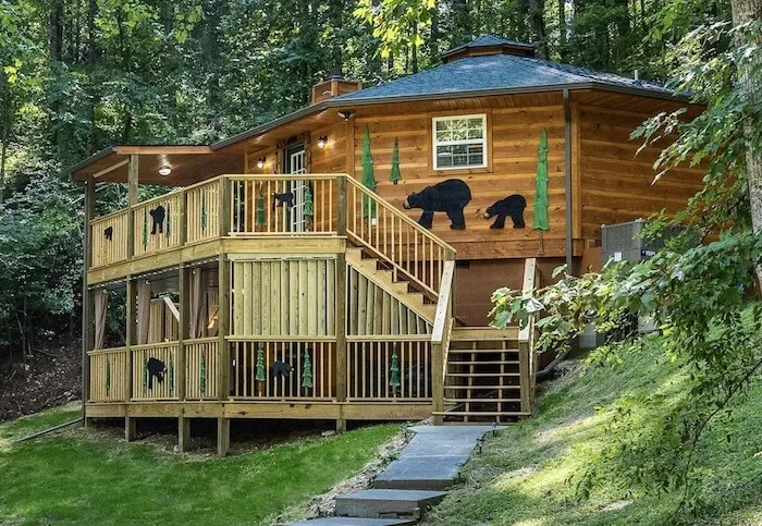 1755 black bear inn gatlinburg room