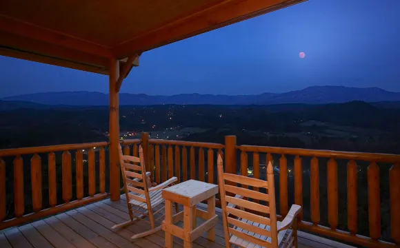 1755 gatlinburg honeymoon couple hiking