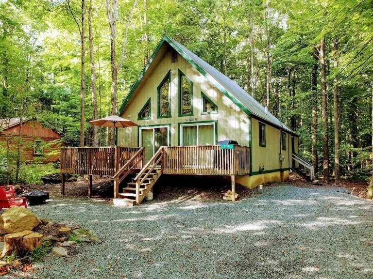 1756 poconos romantic cabin