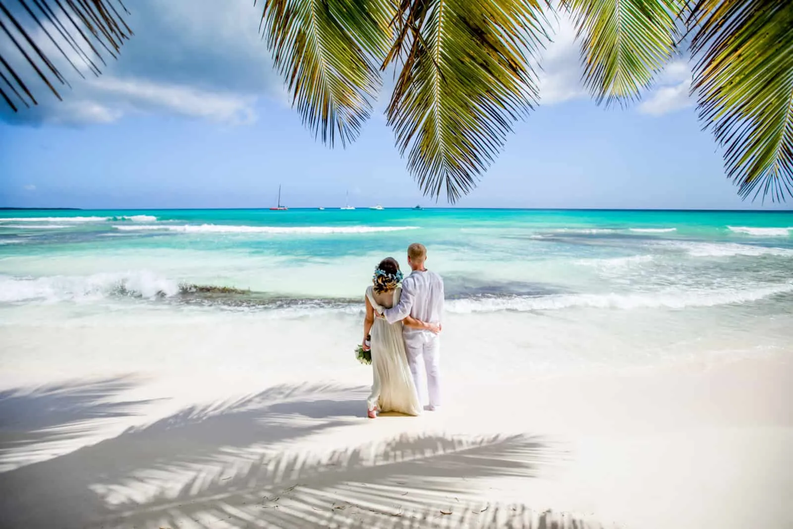 /img/1804-couple-travel.webp
