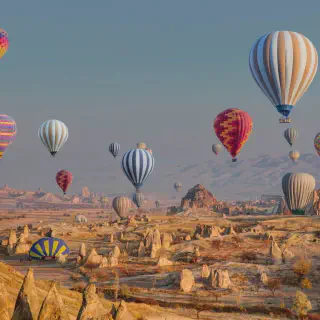/img/1813-couple-traveling.webp