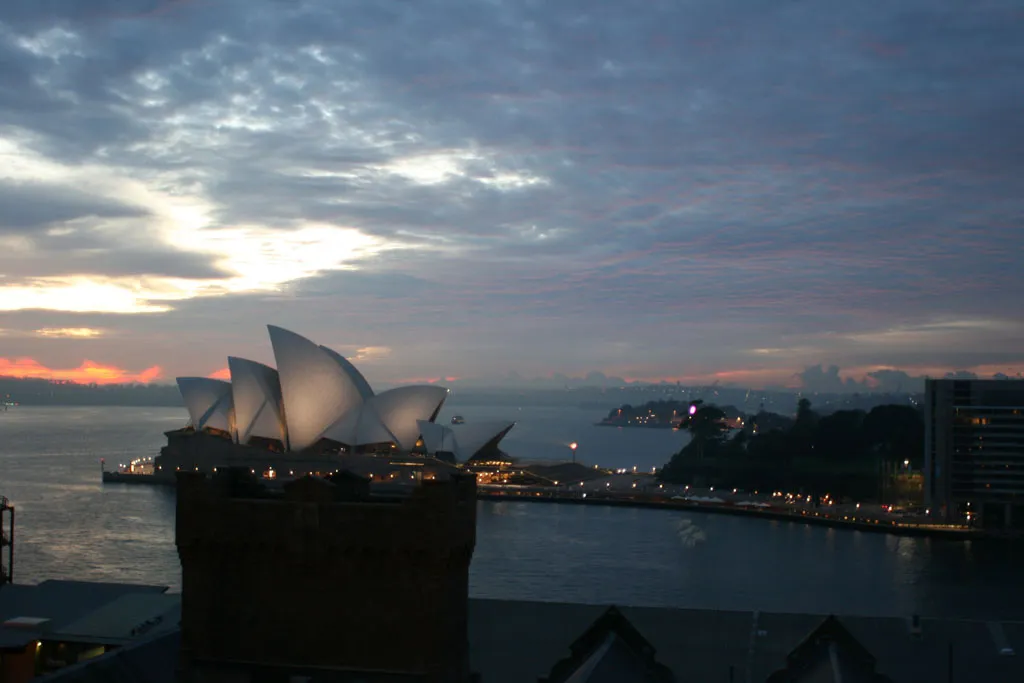 /img/1879-sydney-restaurant-honeymoon.webp