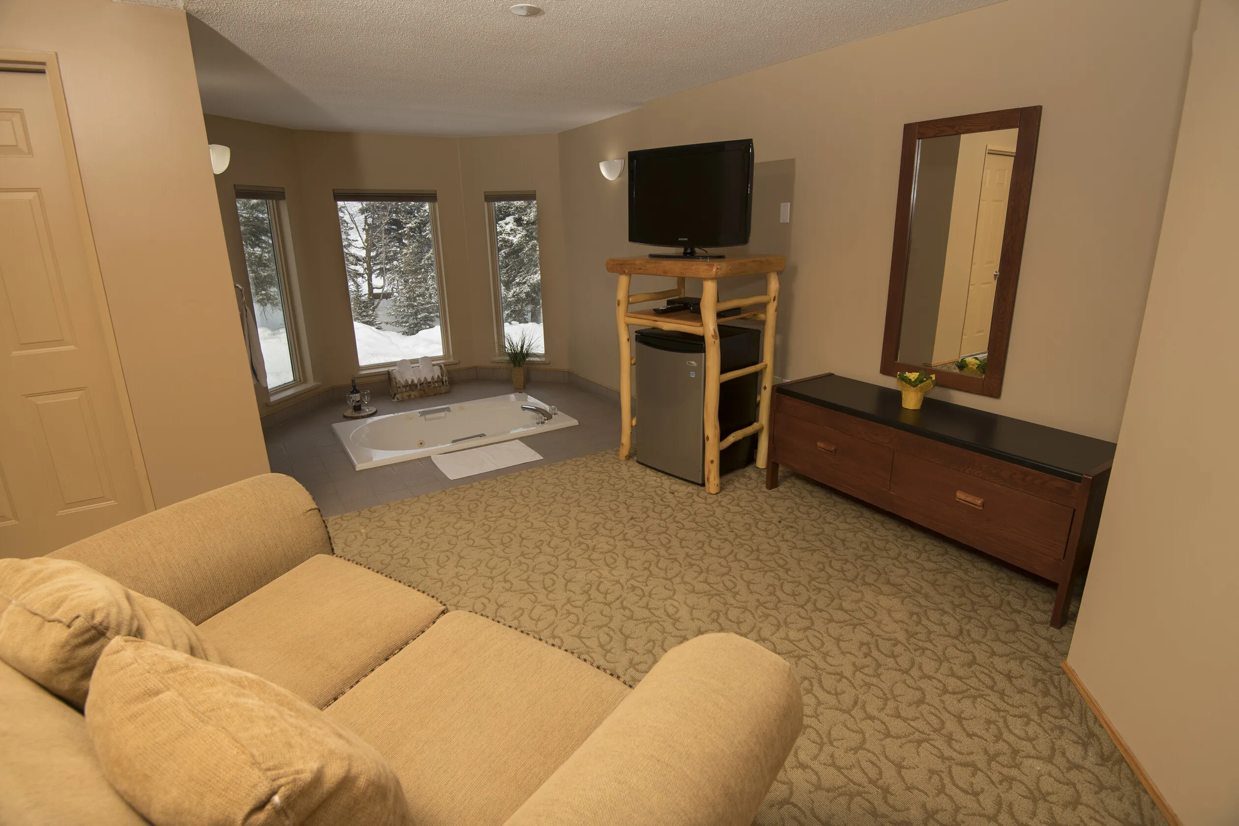 1896 honeymoon suite service